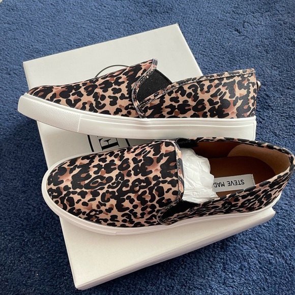 Steve Madden Leopard Slip On - Picture 5 of 5